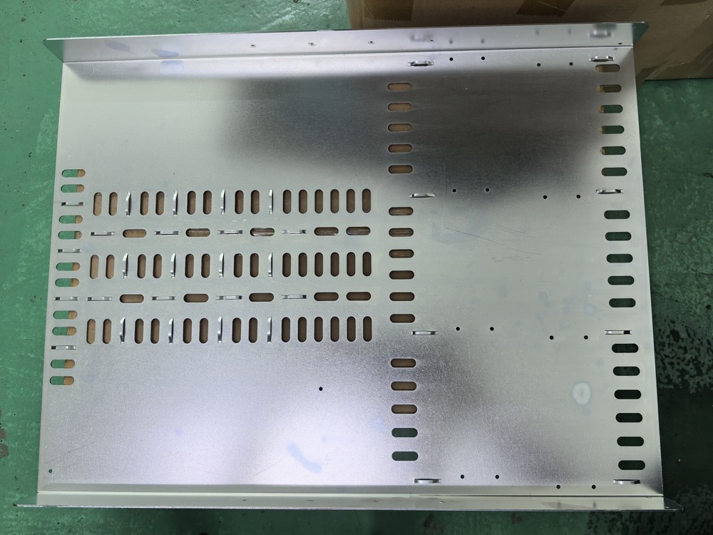 Metal case